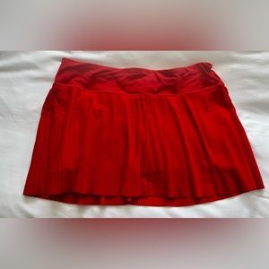 Lululemon pleat to street sz 10